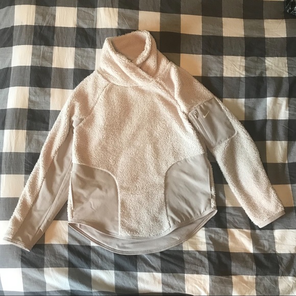 nike sherpa sweater